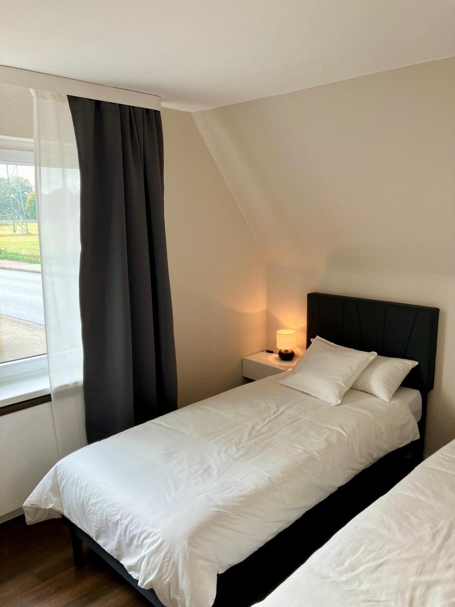 Airport Business Apartment Нордерщед Екстериор снимка